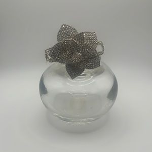 Silver and crystal bracelet in the shape of a flower